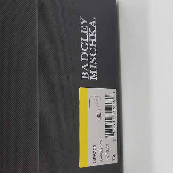 1007- Badgley Mischka Heels Women’s Sandals Size 7.5 NWT - Picture 9 of 14